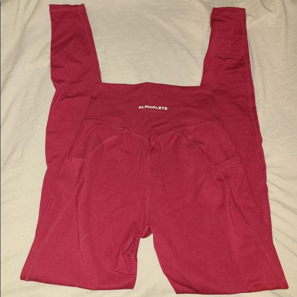 Alphalete Alphalux leggings in XS Raspberry